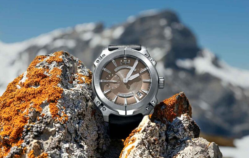 The History of the American Watch Industry Pellentesque feugiat, sem id interdum molestie, libero nibh imperdiet velit, sodales elementum enim sem sed lectus. Vivamus viverra diam congue tristique pellentesque. Proin efficitur est vel lectus ultrices rhoncus eu ut lacus. In gravida leo at justo lobortis, vitae aliquet justo vehicula. Maecenas at facilisis ex. Curabitur cursus, ex id efficitur ultrices, sapien mauris sodales